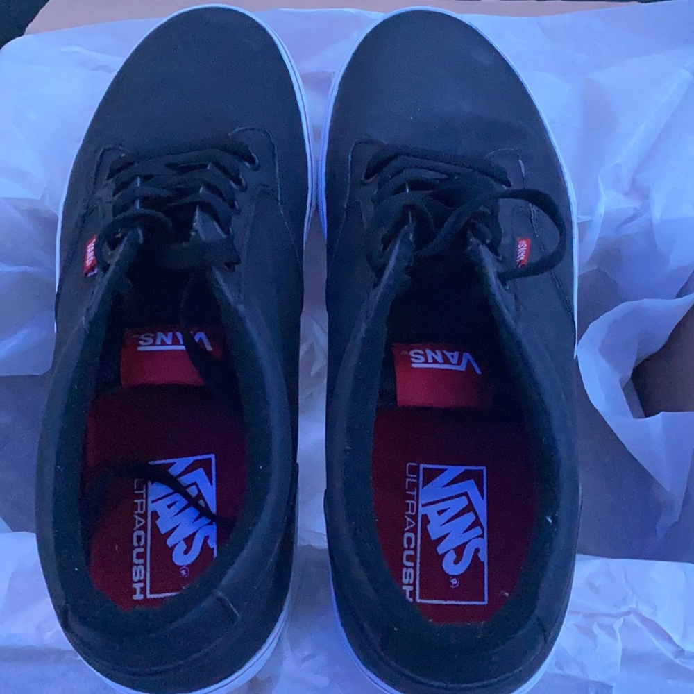 Vans - Picture 3 of 8